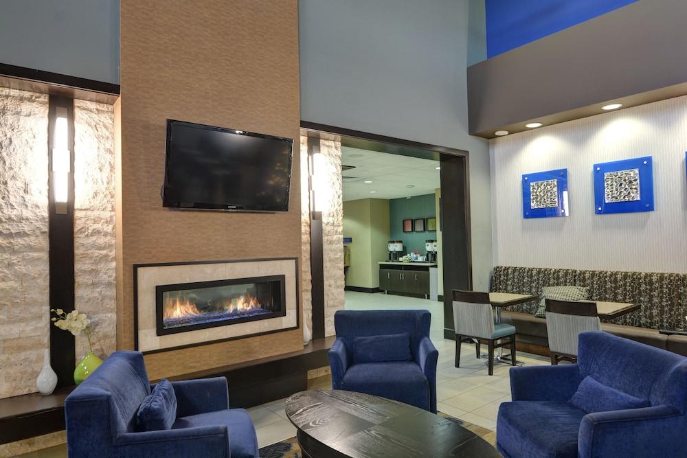 Hampton Inn & Suites Denver Airport / Gateway Park Aurora Exterior photo