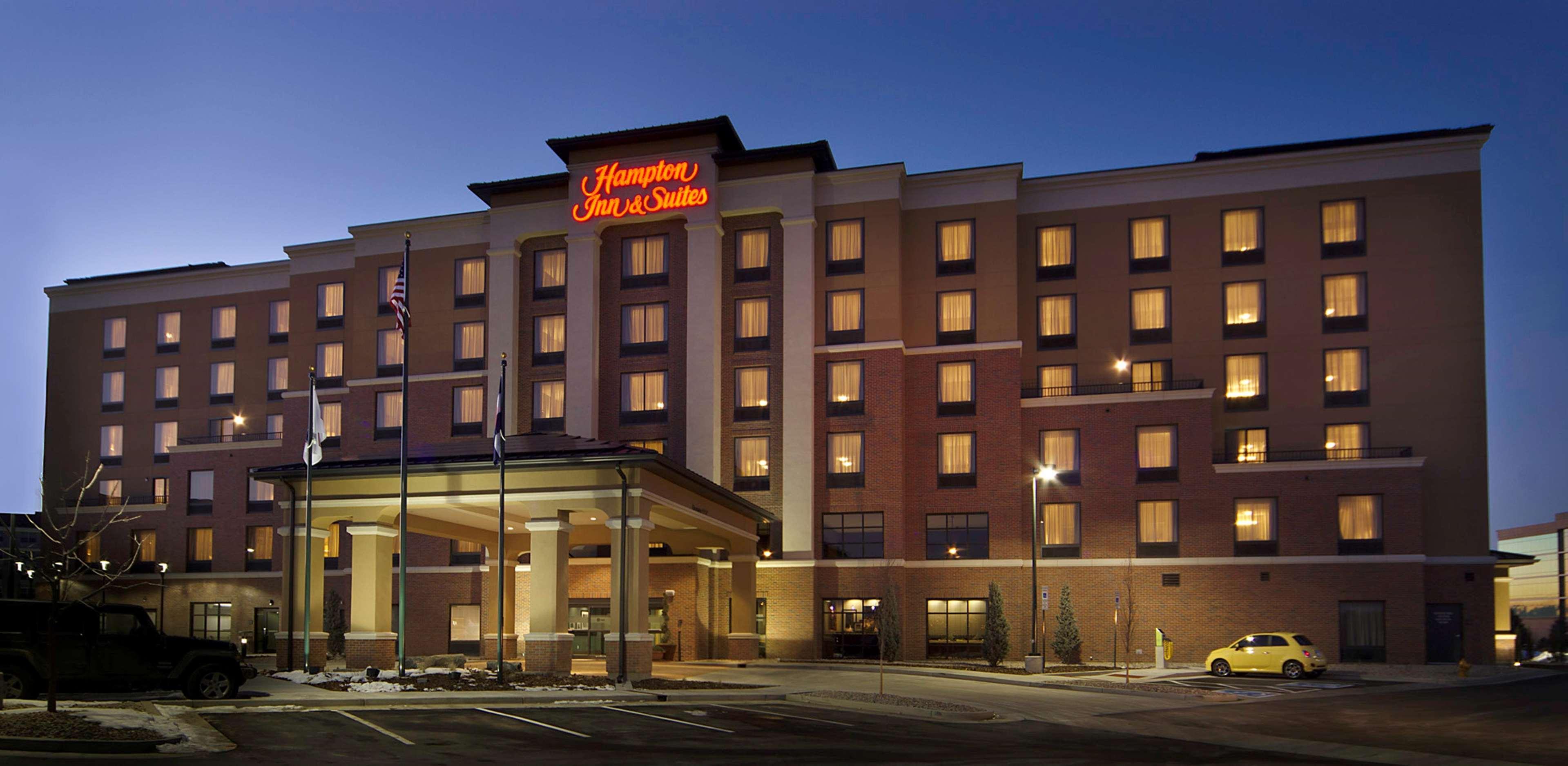 Hampton Inn & Suites Denver Airport / Gateway Park Aurora Exterior photo
