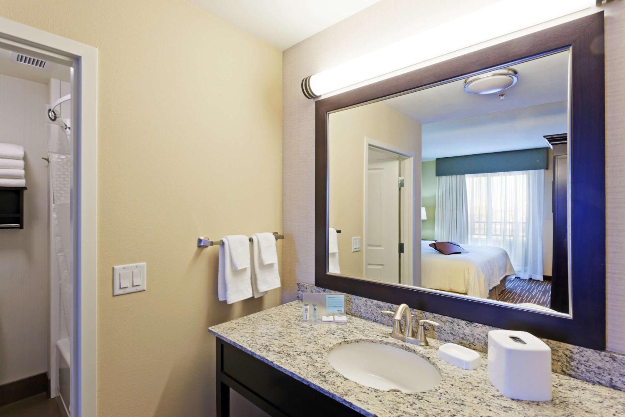 Hampton Inn & Suites Denver Airport / Gateway Park Aurora Exterior photo