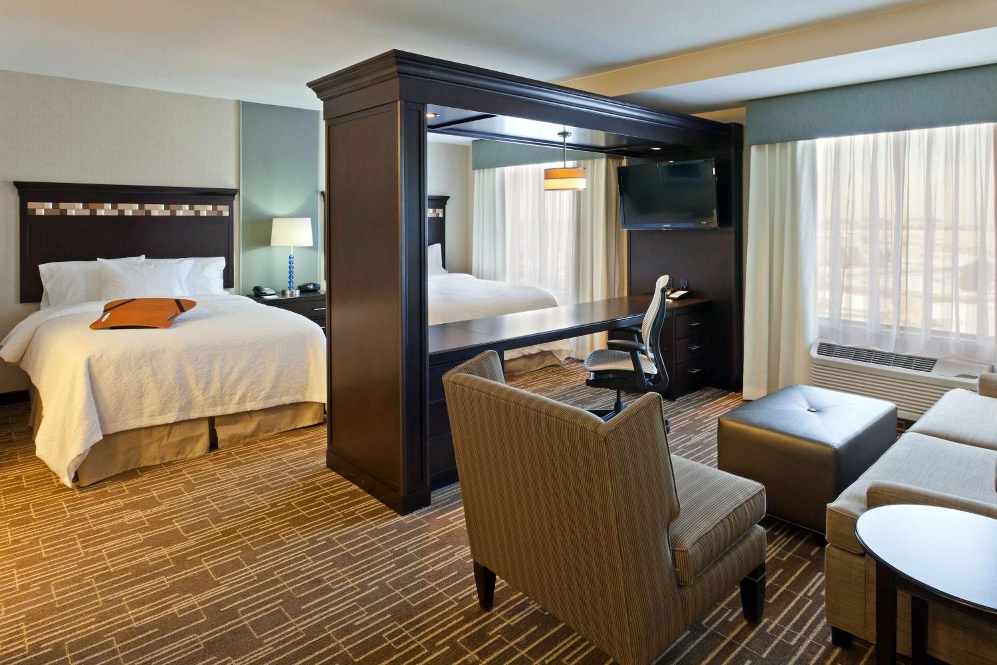 Hampton Inn & Suites Denver Airport / Gateway Park Aurora Exterior photo