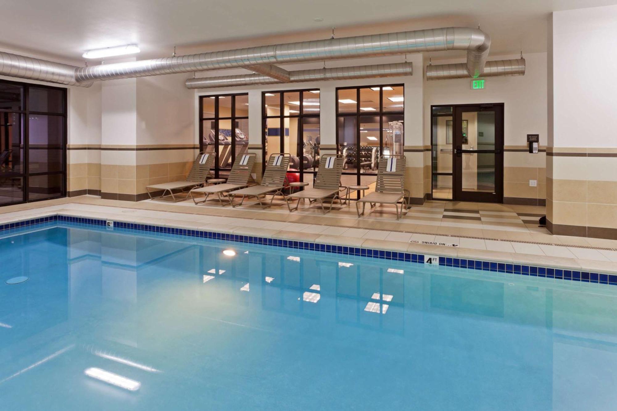 Hampton Inn & Suites Denver Airport / Gateway Park Aurora Exterior photo