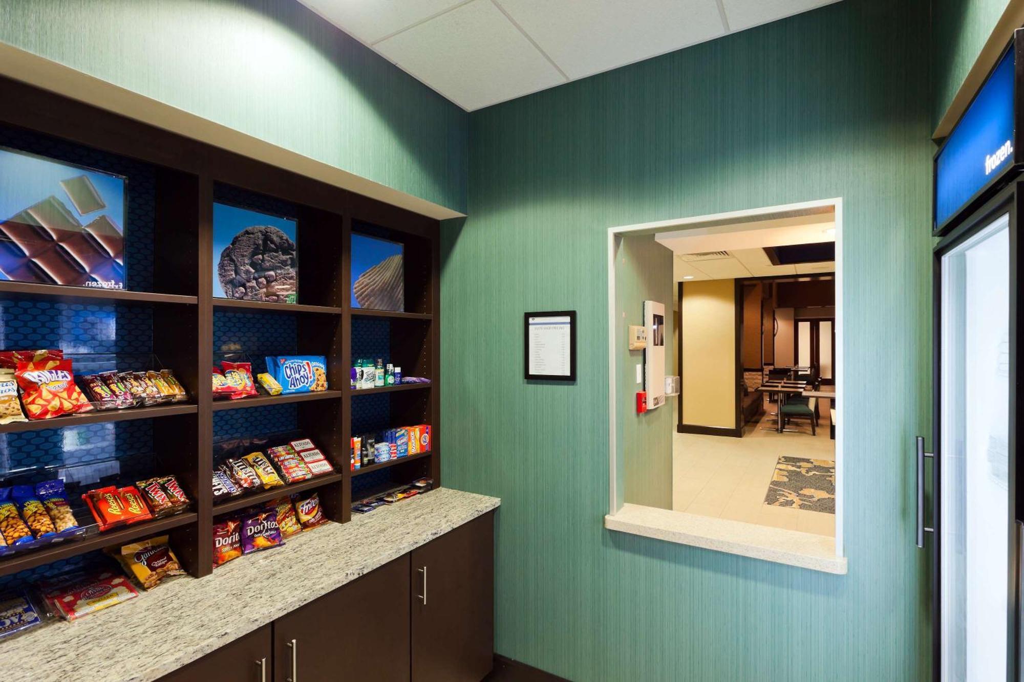 Hampton Inn & Suites Denver Airport / Gateway Park Aurora Exterior photo