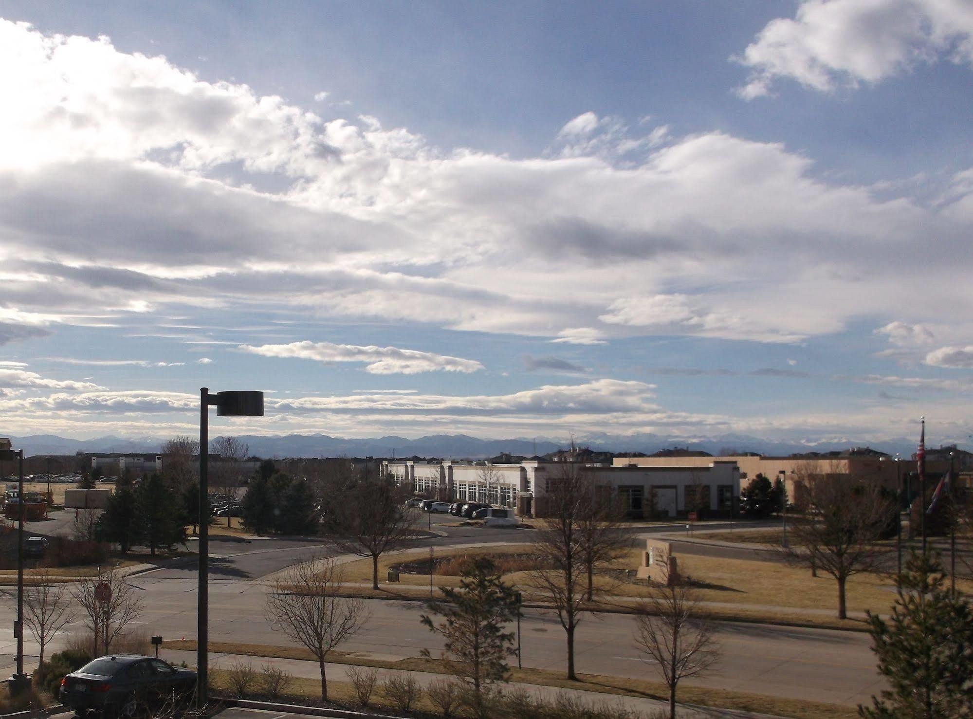 Hampton Inn & Suites Denver Airport / Gateway Park Aurora Exterior photo